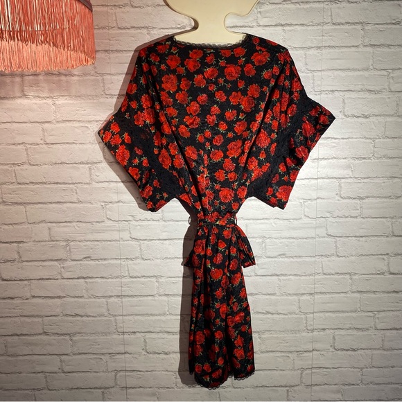 🎈SOLD 💔Vintage Robe LA II Rose Metallic Roses Beautiful Silk Robe Lace Detail - Picture 11 of 16